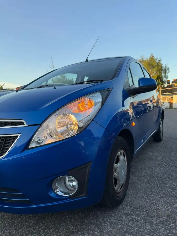 2011-chevrolet-spark-10-ls-big-35