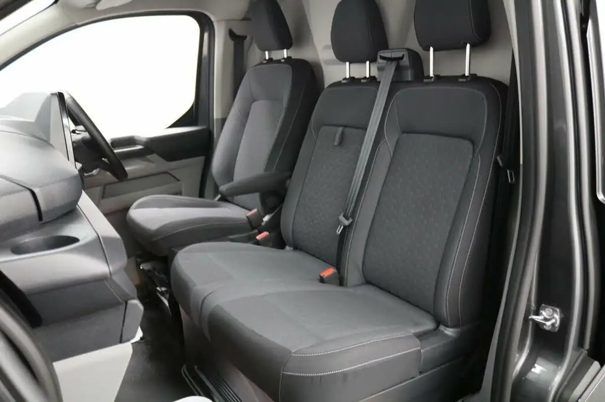 2023-ford-transit-custom-20tdci-320-l2h1-limited-136pseu6e-panel-van-1996cc-auto-big-19