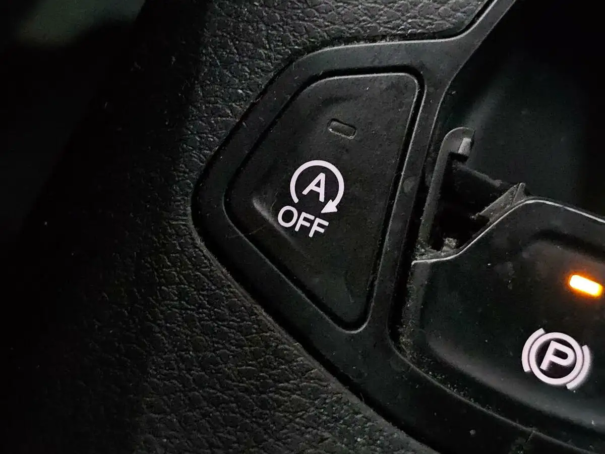 2015-jeep-renegade-14-longitude-big-55