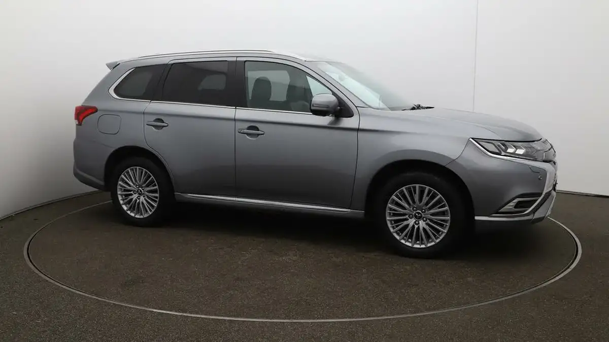 2020-mitsubishi-outlander-24-exceed-phev-big-36