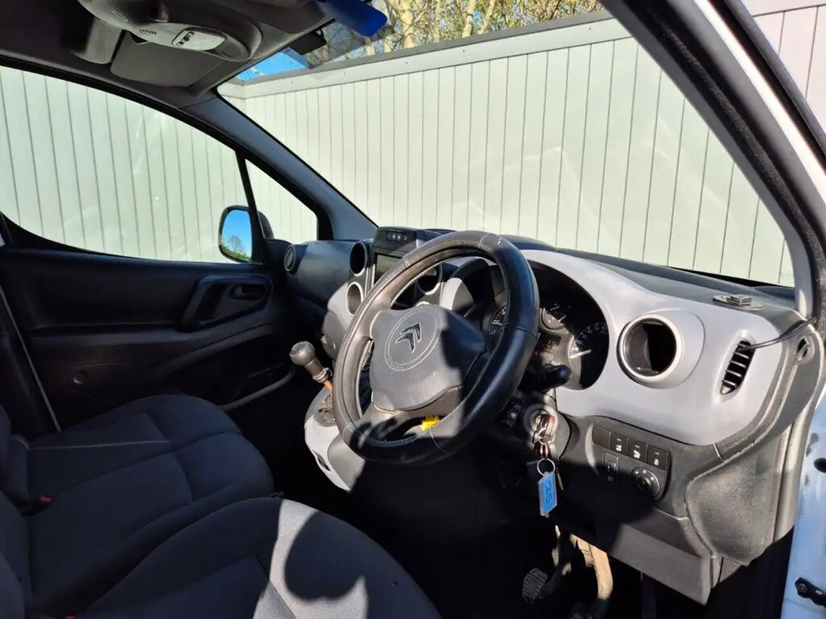 2015-citroen-berlingo-16td-l1625-enterprise-special-edition-panel-big-30