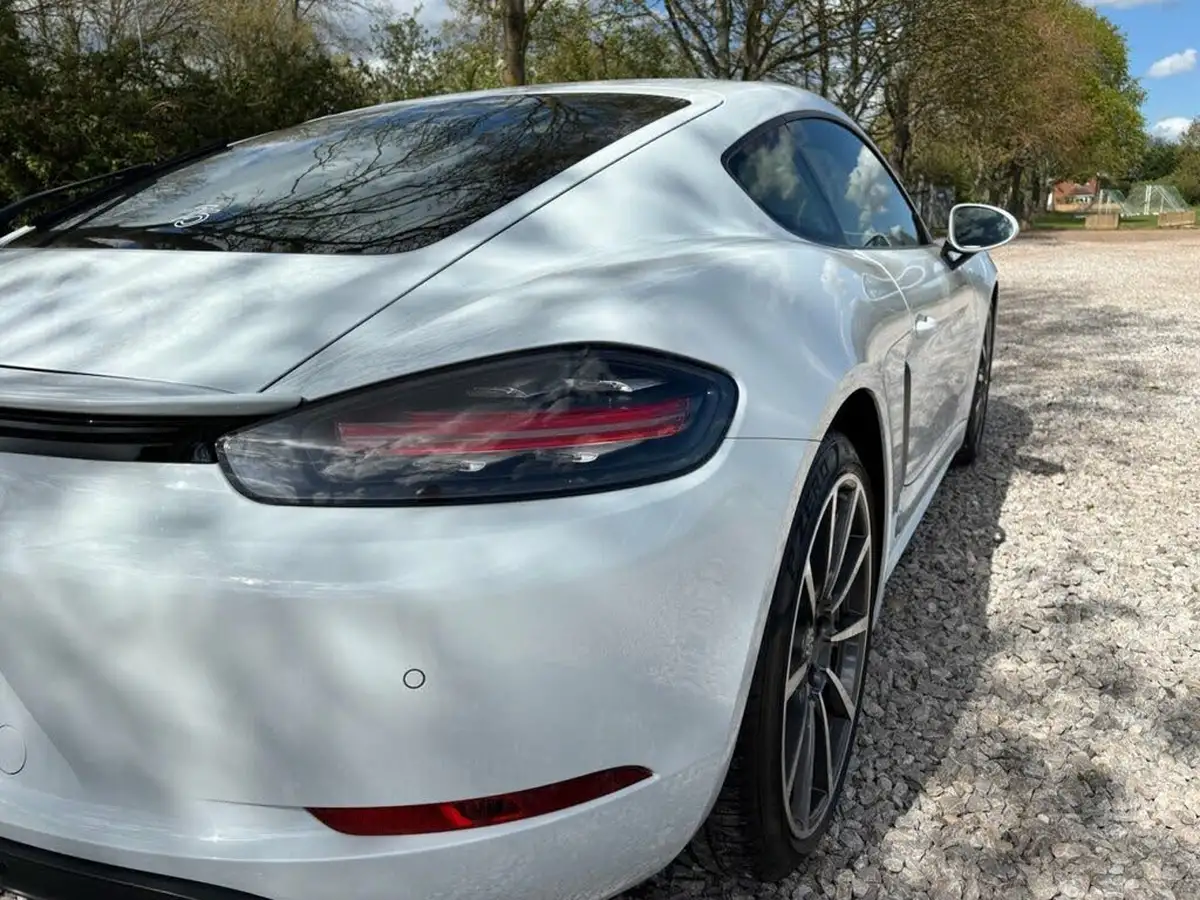 2016-porsche-cayman-718-20-big-12