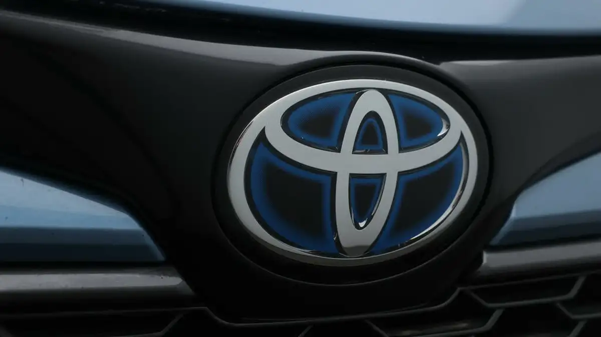 2021-toyota-corolla-18-vvt-i-icon-trk-hatchback-5d-big-24