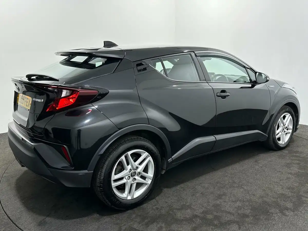 2020-toyota-c-hr-18-vvt-i-icon-parking-pack-big-45