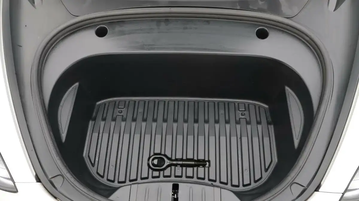 2021-tesla-model-3-e-long-range-awd-big-19