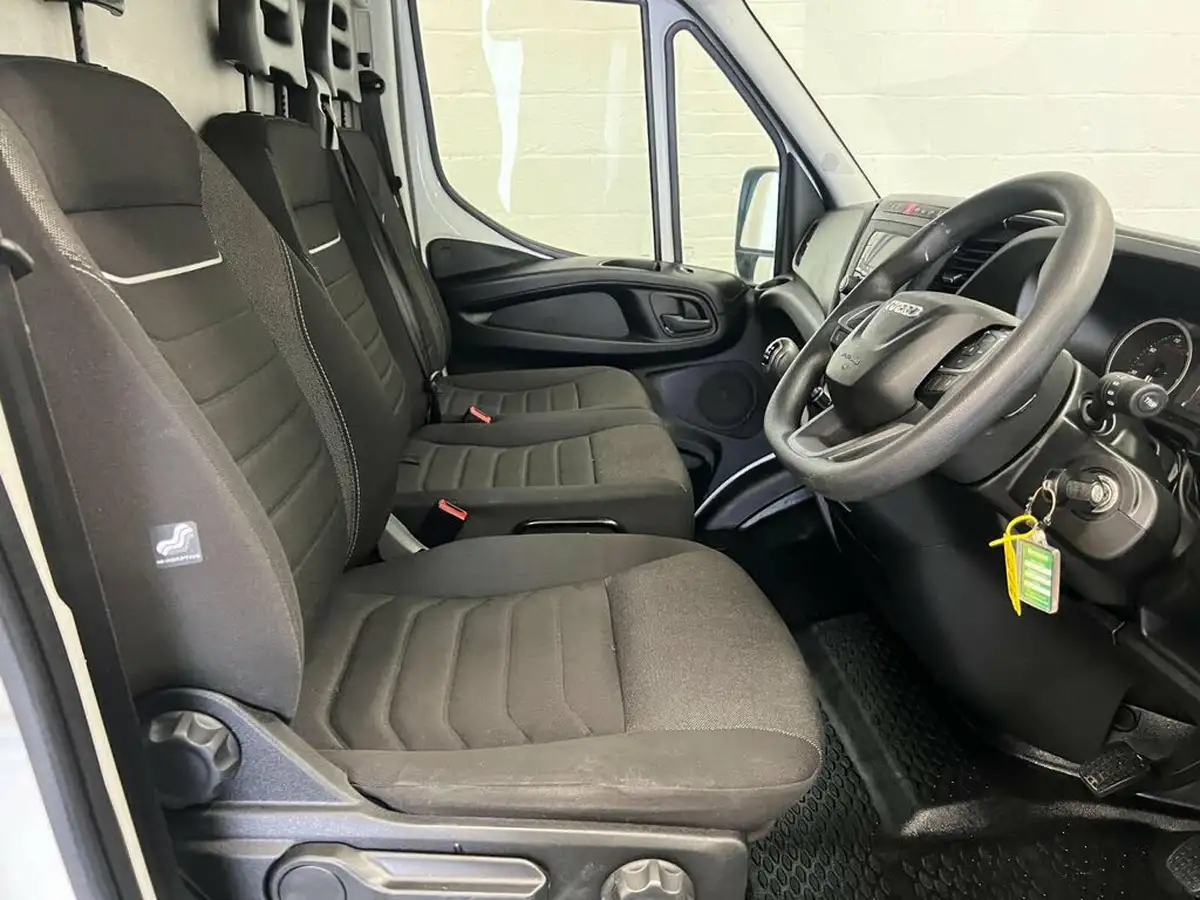 2023-iveco-daily-s-class-23td-35s14v-business-3520mm-h2-136pseu6dt-big-9