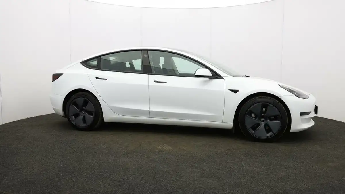 2021-tesla-model-3-e-standard-plus-big-7