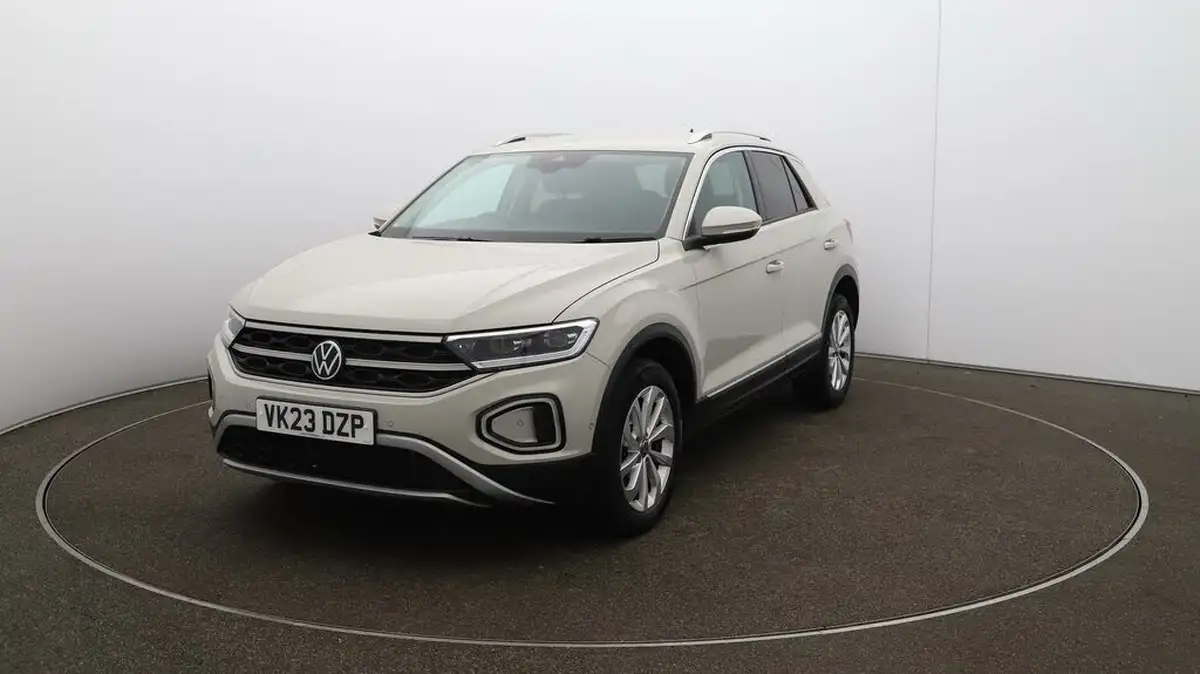 2023-volkswagen-t-roc-15-tsi-style-hatchback-5d-big-31