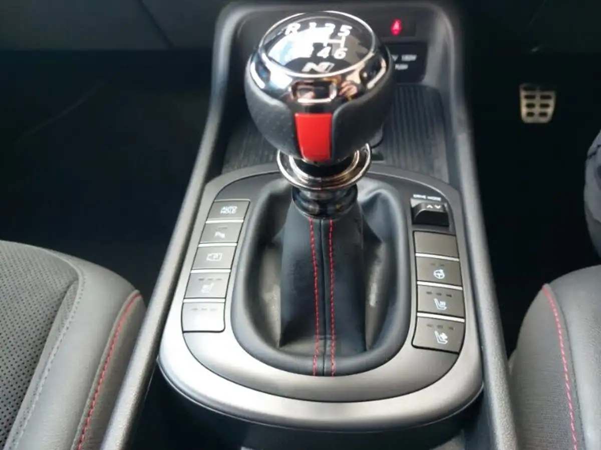 2024-hyundai-kona-16-t-gdi-n-line-s-198ps-big-11