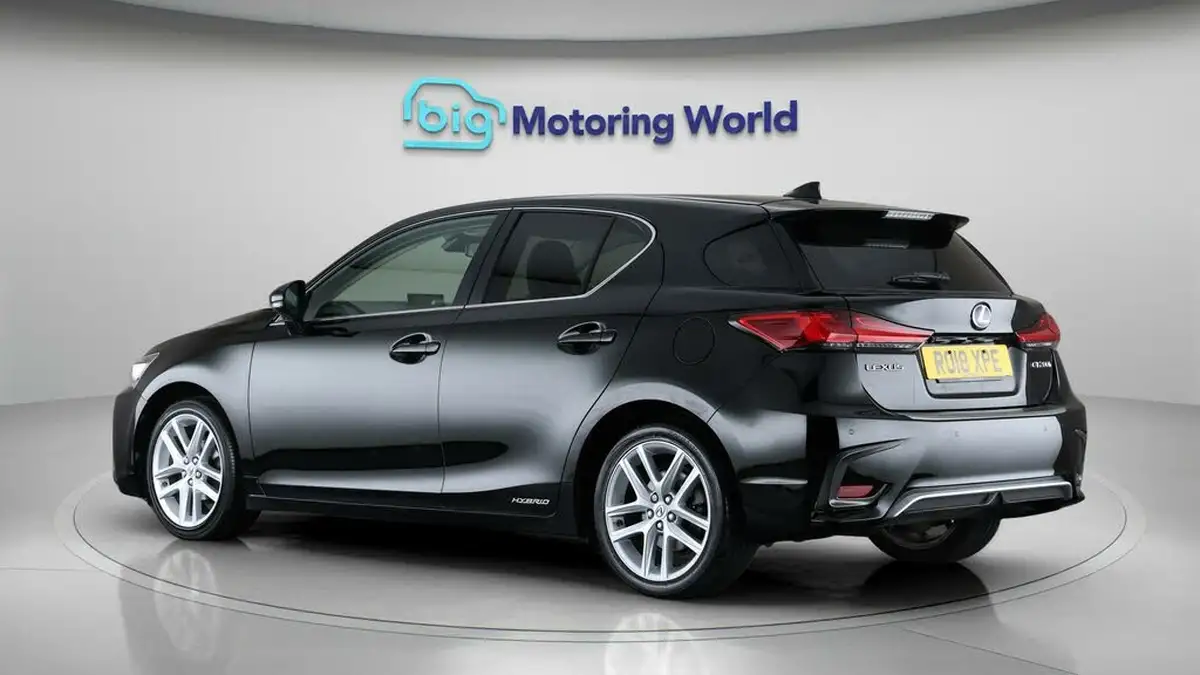 2018-lexus-ct-200h-18-luxury-big-5
