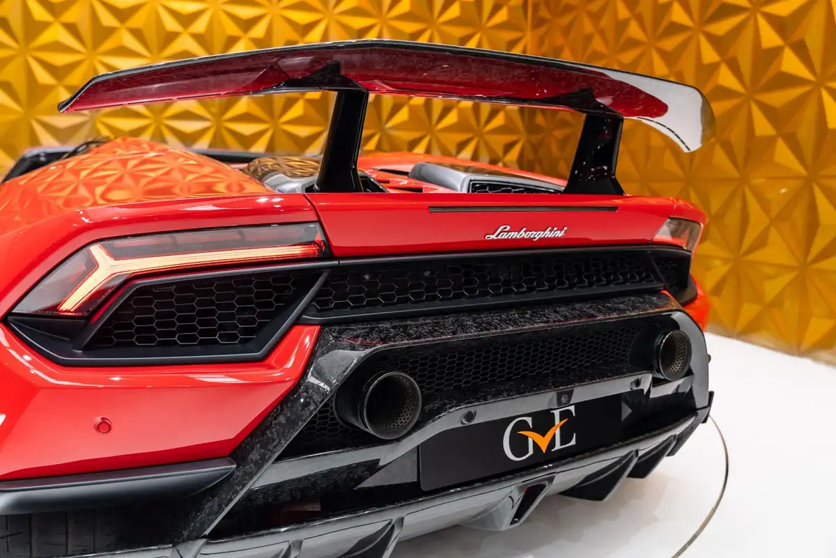 2018-lamborghini-huracan-52-performante-spyder-big-10
