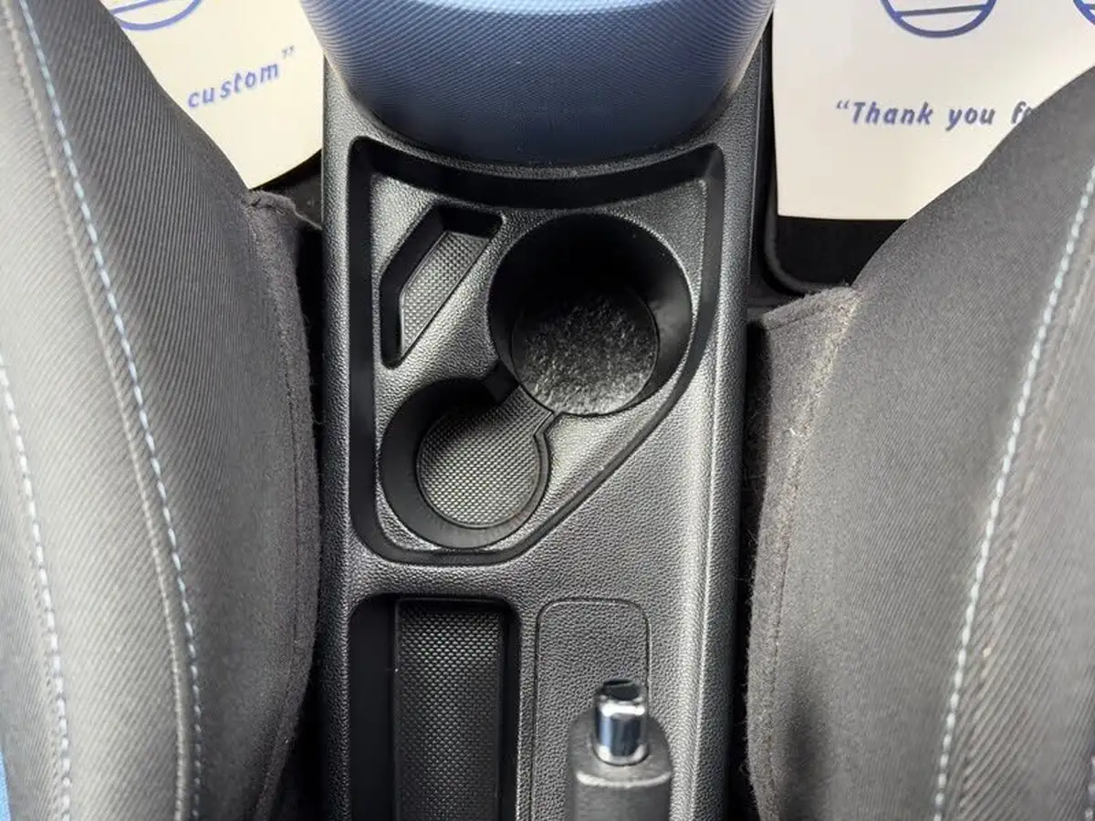 2014-hyundai-i10-10-premium-big-31