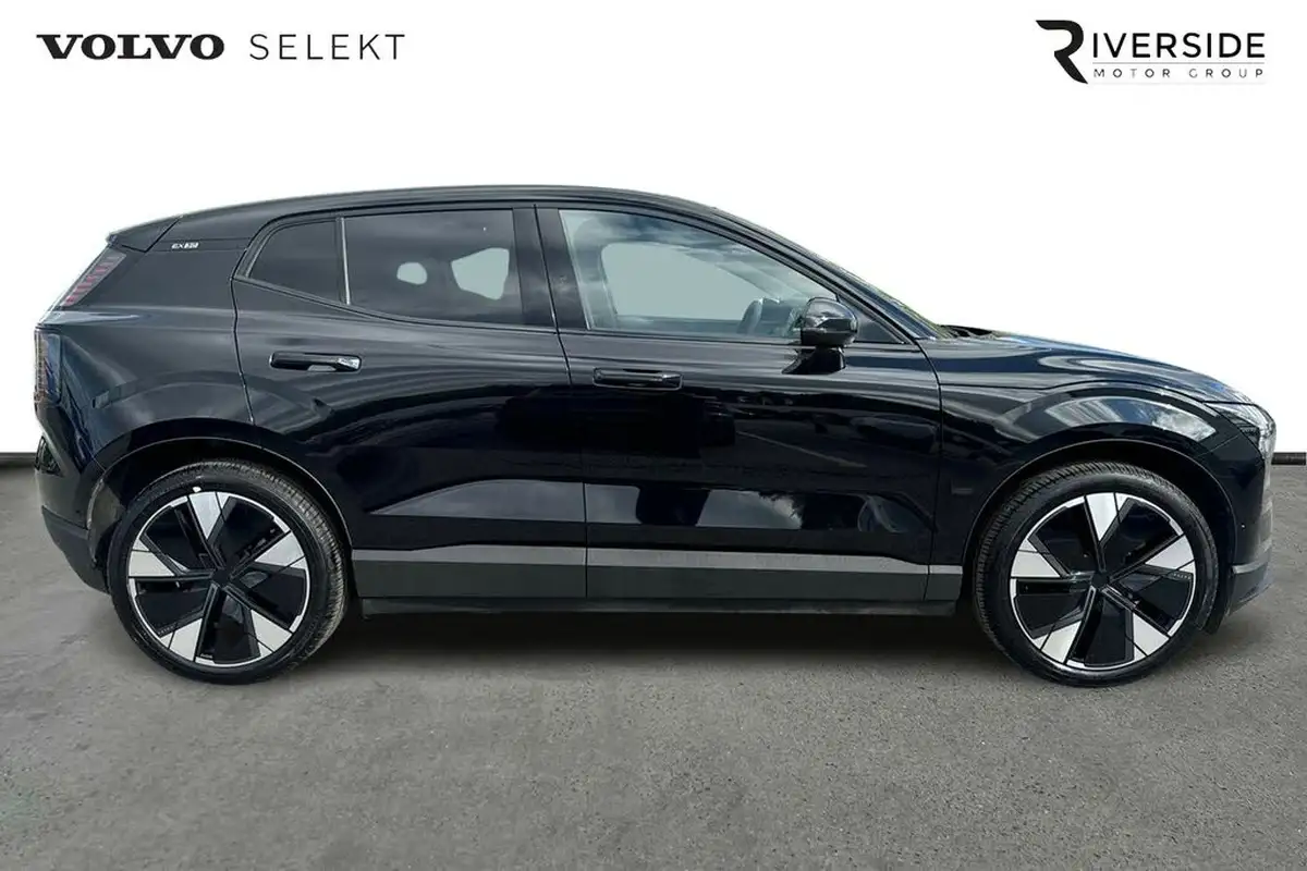 2024-volvo-ex30-e-single-motor-ultra-big-3