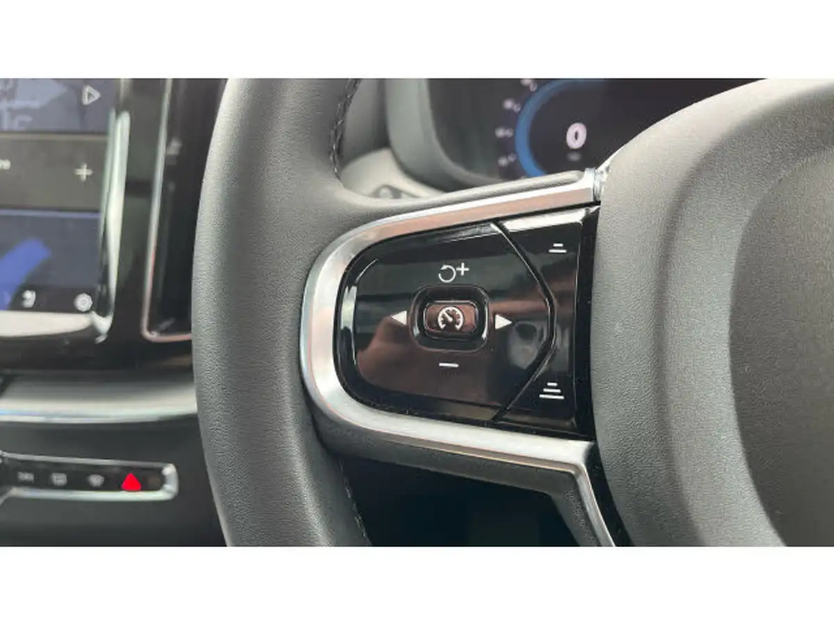 2023-volvo-xc60-20-b5-plus-big-17
