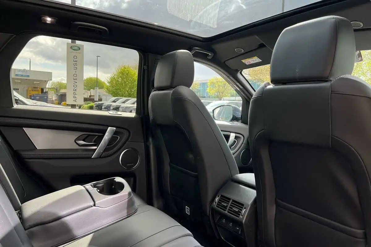 2024-land-rover-discovery-sport-15-p300e-dynamic-se-big-29
