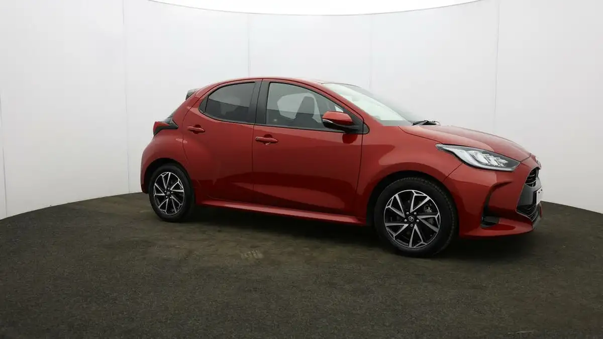 2021-toyota-yaris-15-vvt-i-design-big-40