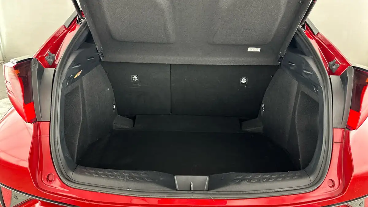2021-toyota-c-hr-18-vvt-i-gr-sport-big-14