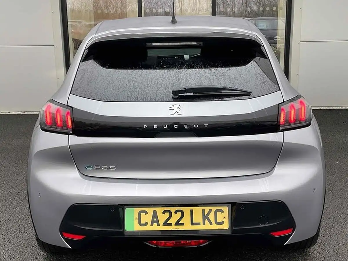 2022-peugeot-208-e-allure-premium-big-2