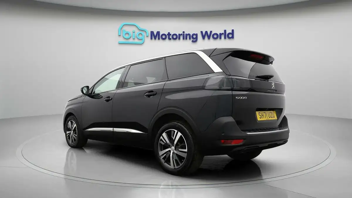 2021-peugeot-5008-suv-12-puretech-allure-big-4