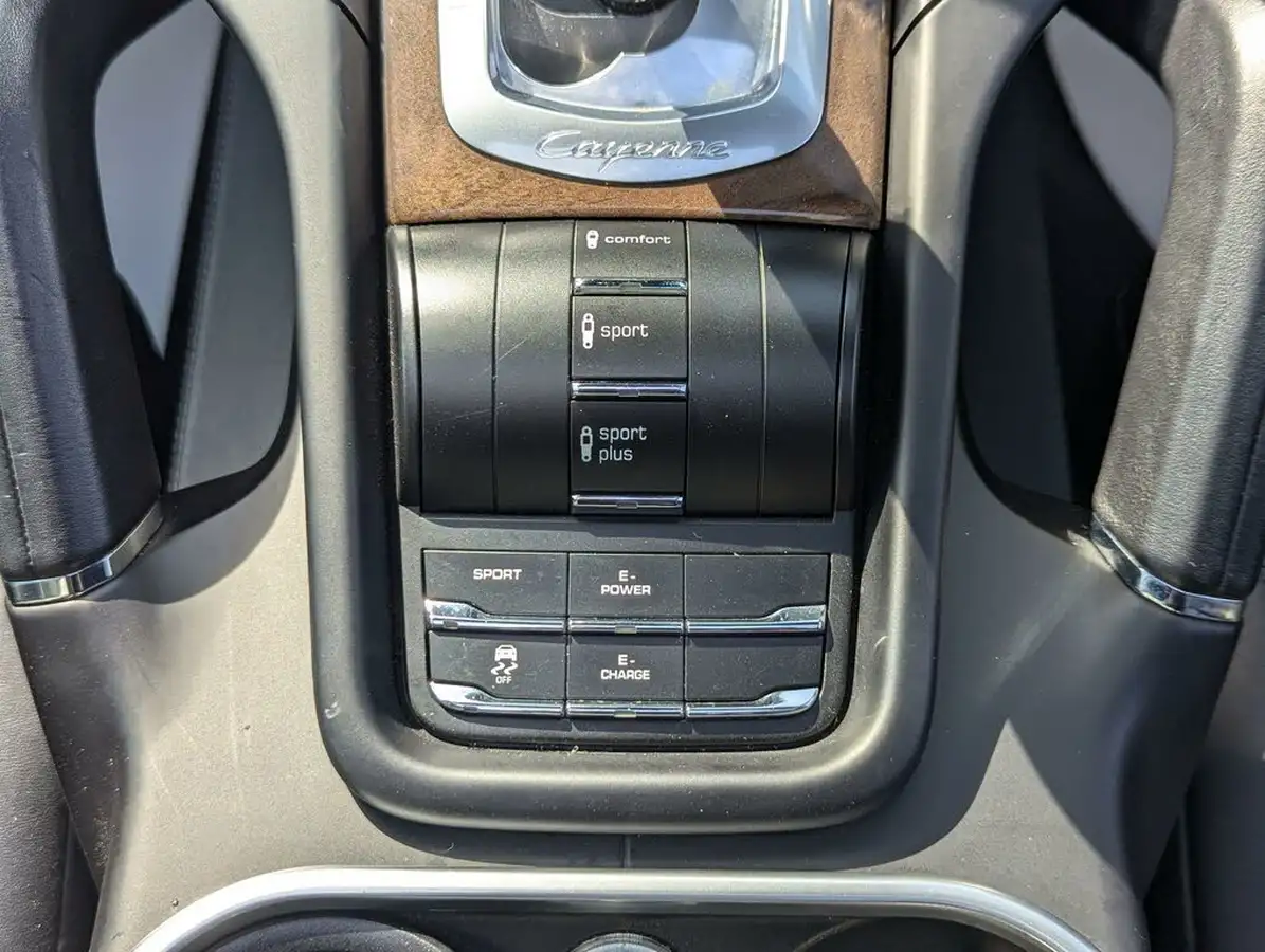 2016-porsche-cayenne-30-s-e-hybrid-big-17