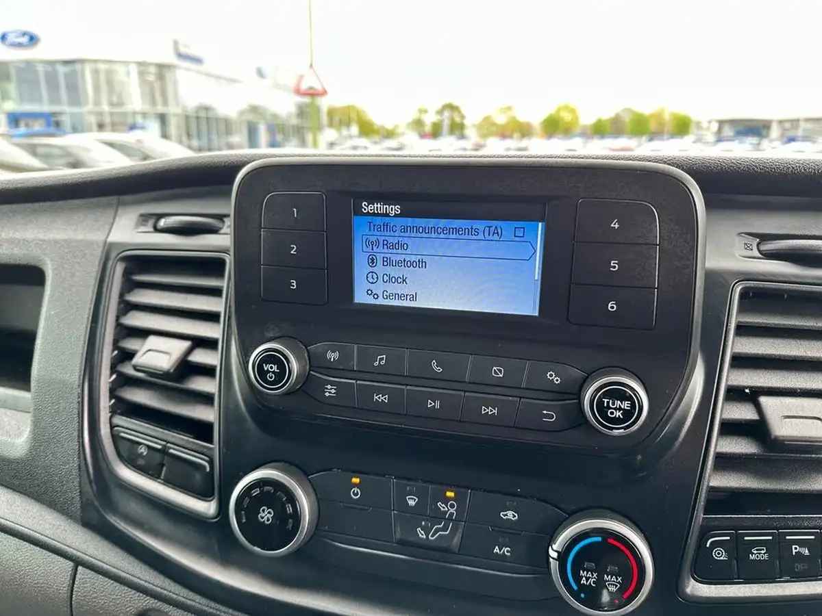 2024-ford-transit-big-19
