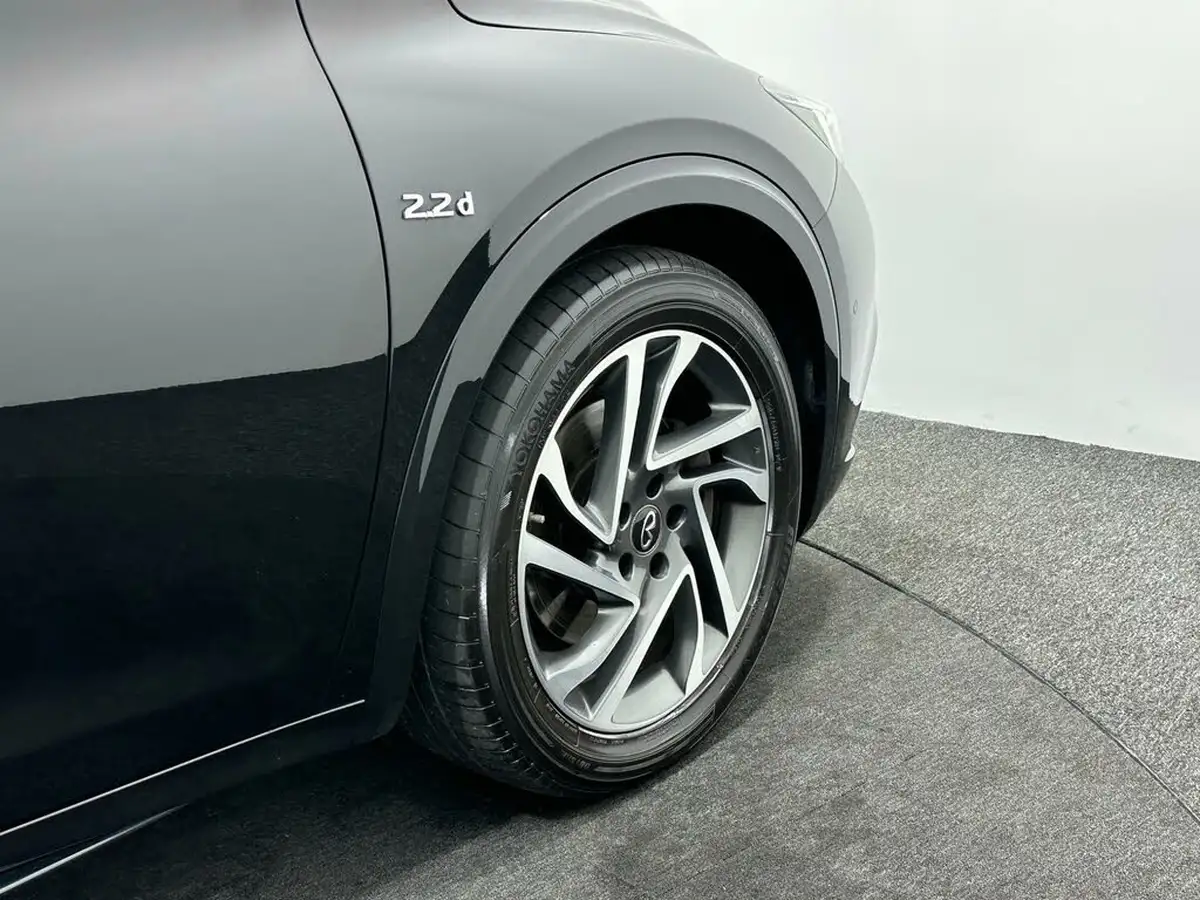 2017-infiniti-q30-22d-business-executive-big-45