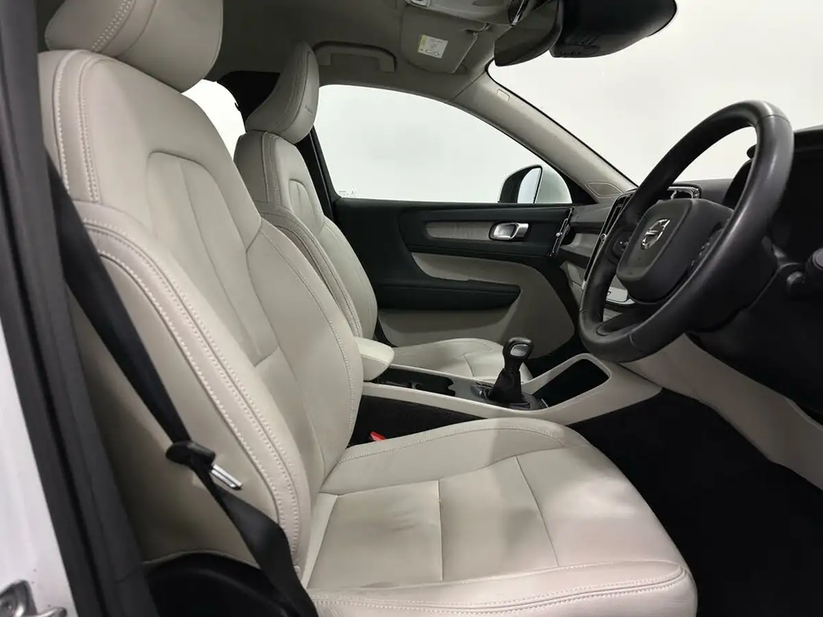 2019-volvo-xc40-20td-d3-inscription-big-24