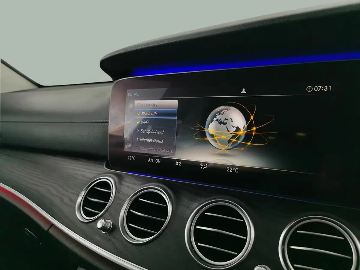 2019-mercedes-benz-e-class-20d-e220d-amg-line-edition-saloon-4d-big-18