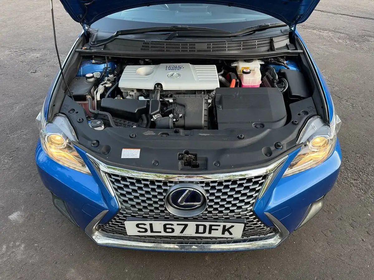 2017-lexus-ct-200h-18-luxury-big-16