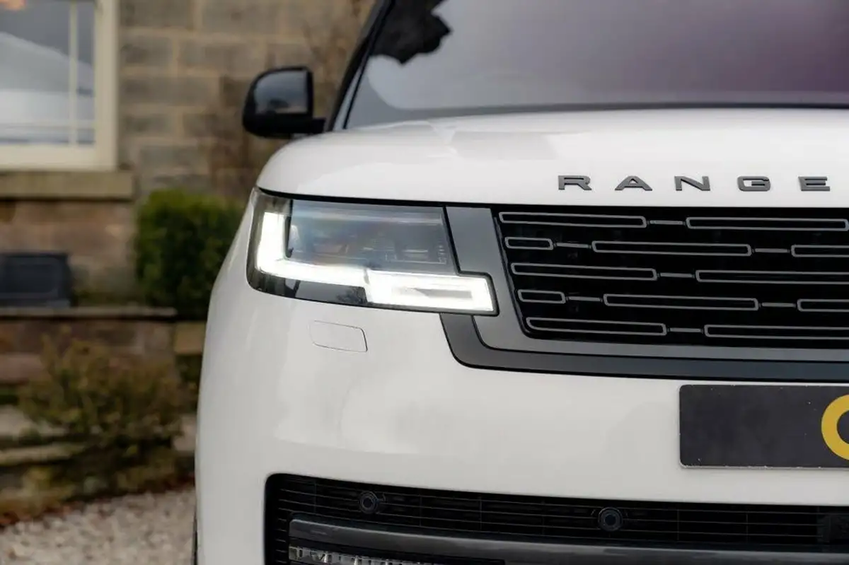 2023-land-rover-range-rover-30-p400-autobiography-big-3