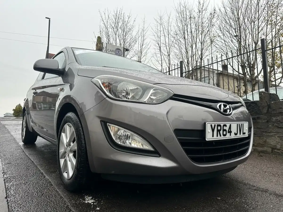 2014-hyundai-i20-12-active-3d-big-0