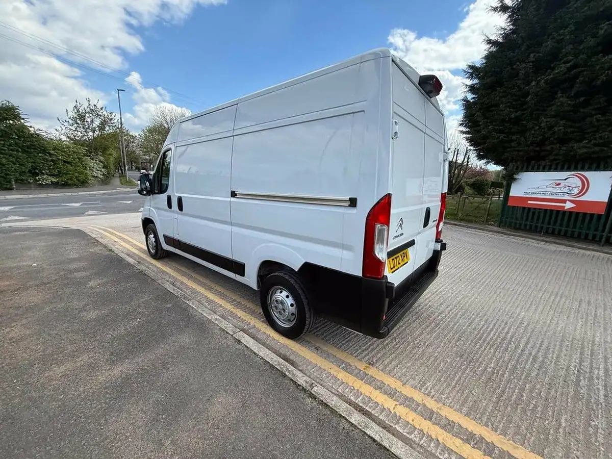 2022-citroen-relay-22bluehdi-35-l2h2-enterprise-big-8