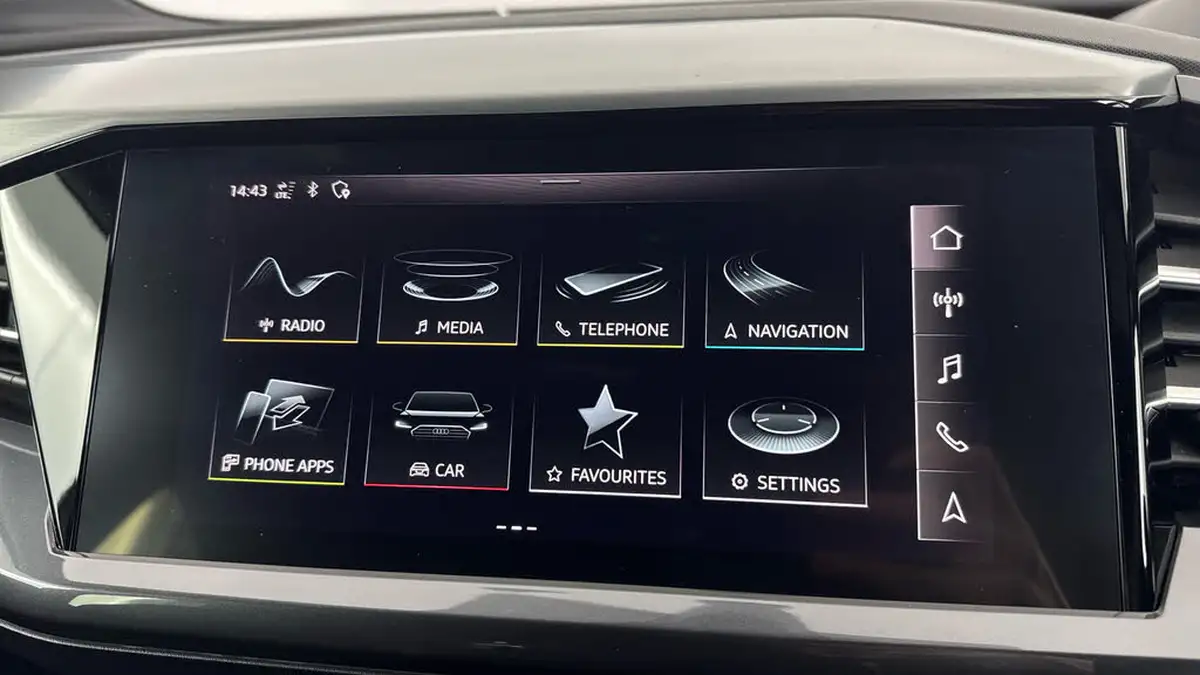 2022-audi-q4-e-tron-40e-s-line-station-wagon-big-17