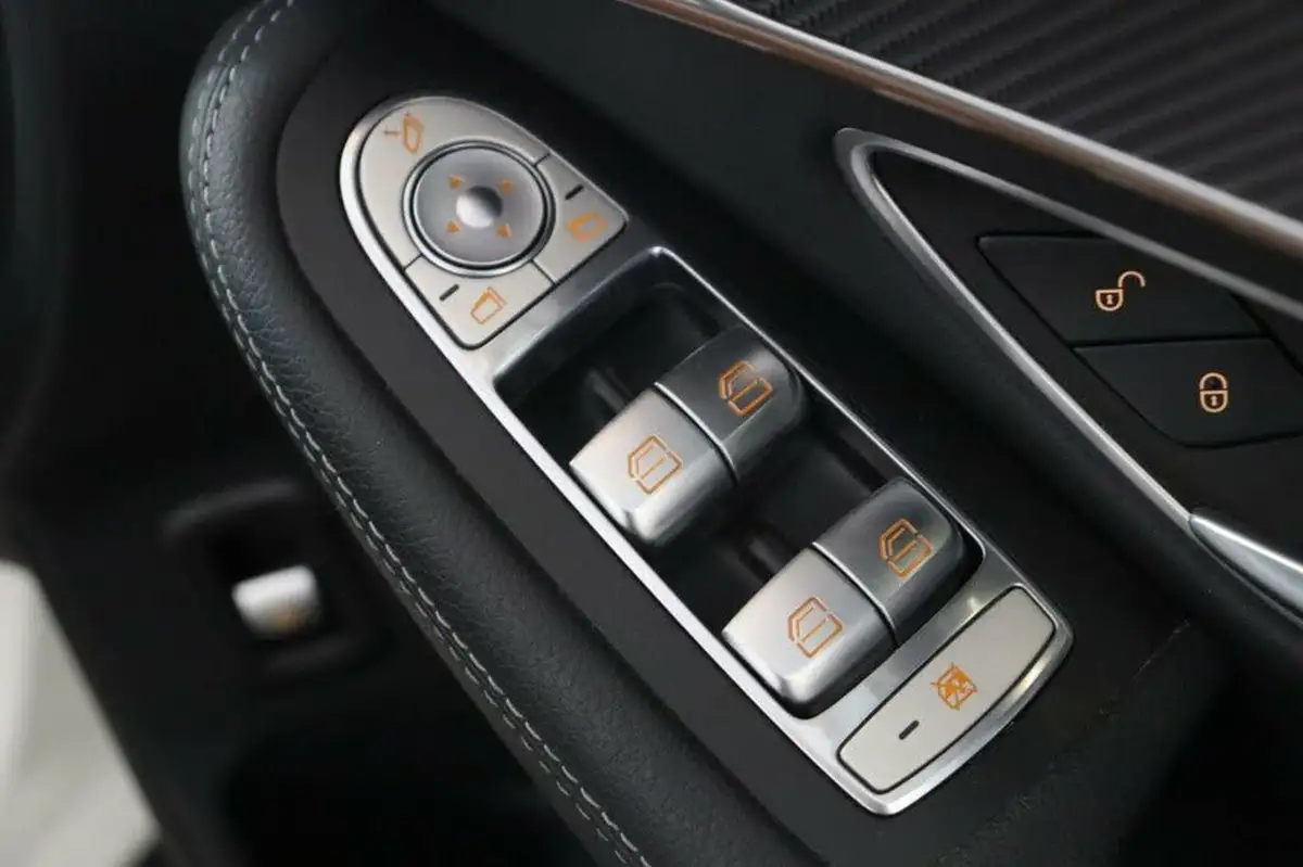 2022-mercedes-benz-eqc-e-eqc-400-amg-line-big-18