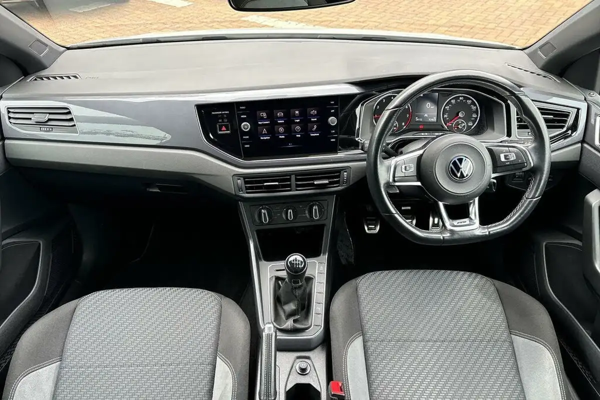 2021-volkswagen-polo-10-tsi-r-line-110ps-big-30