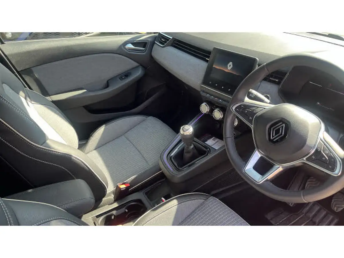 2024-renault-clio-10-tce-techno-big-13