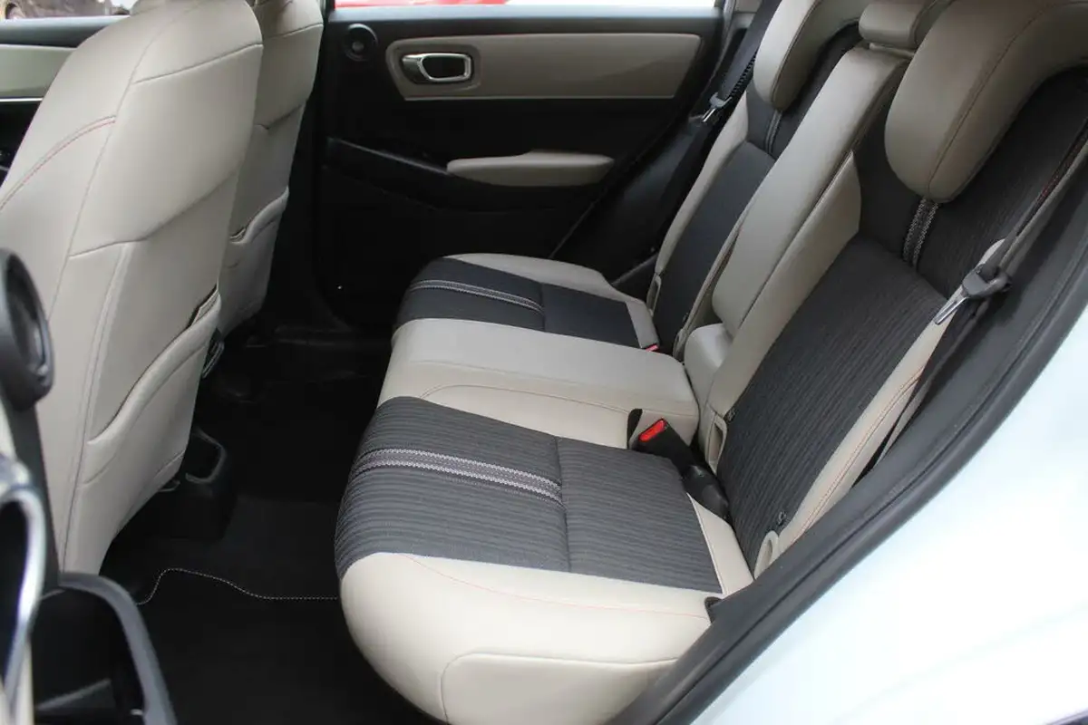 2022-honda-hr-v-15-i-mmd-advance-style-big-30