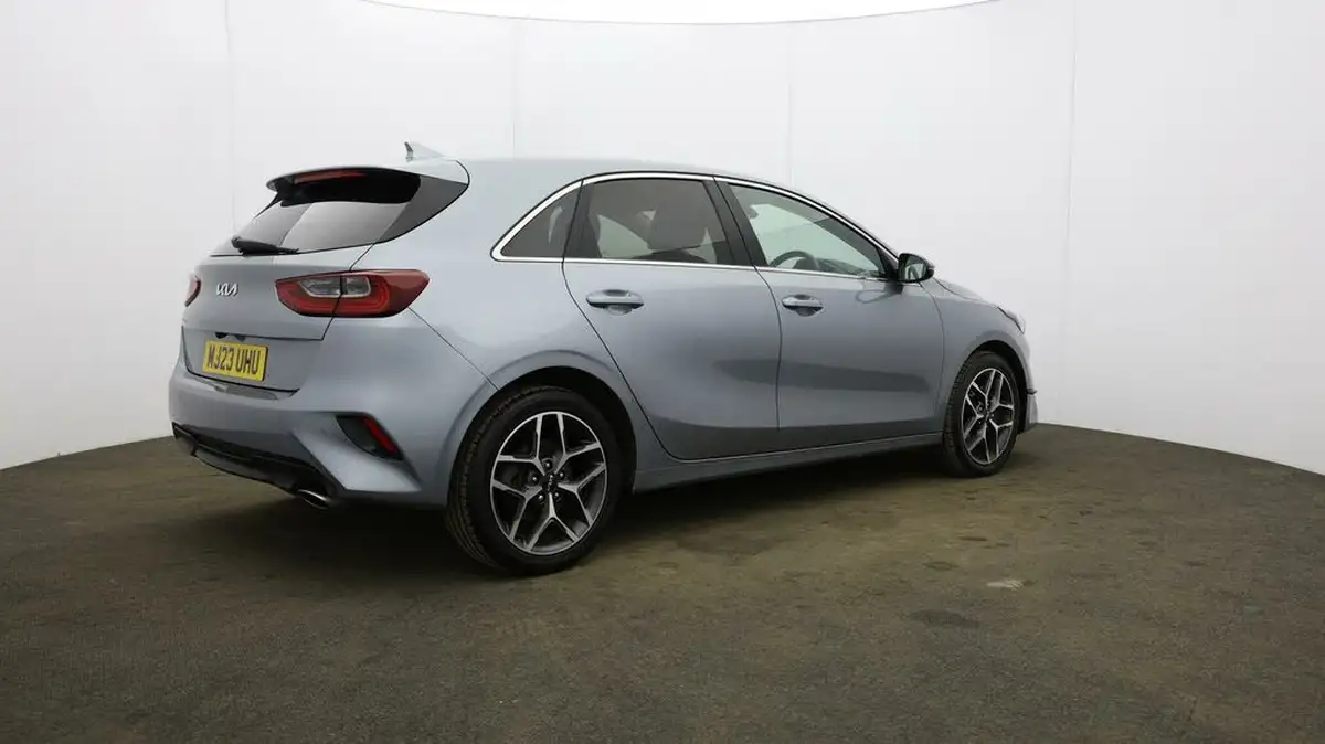 2022-kia-ceed-15-t-gdi-3-hatchback-big-49