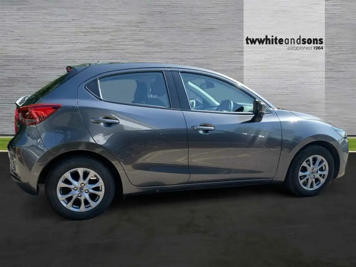 2022-mazda-mazda2-15-e-skyactiv-g-se-l-big-4