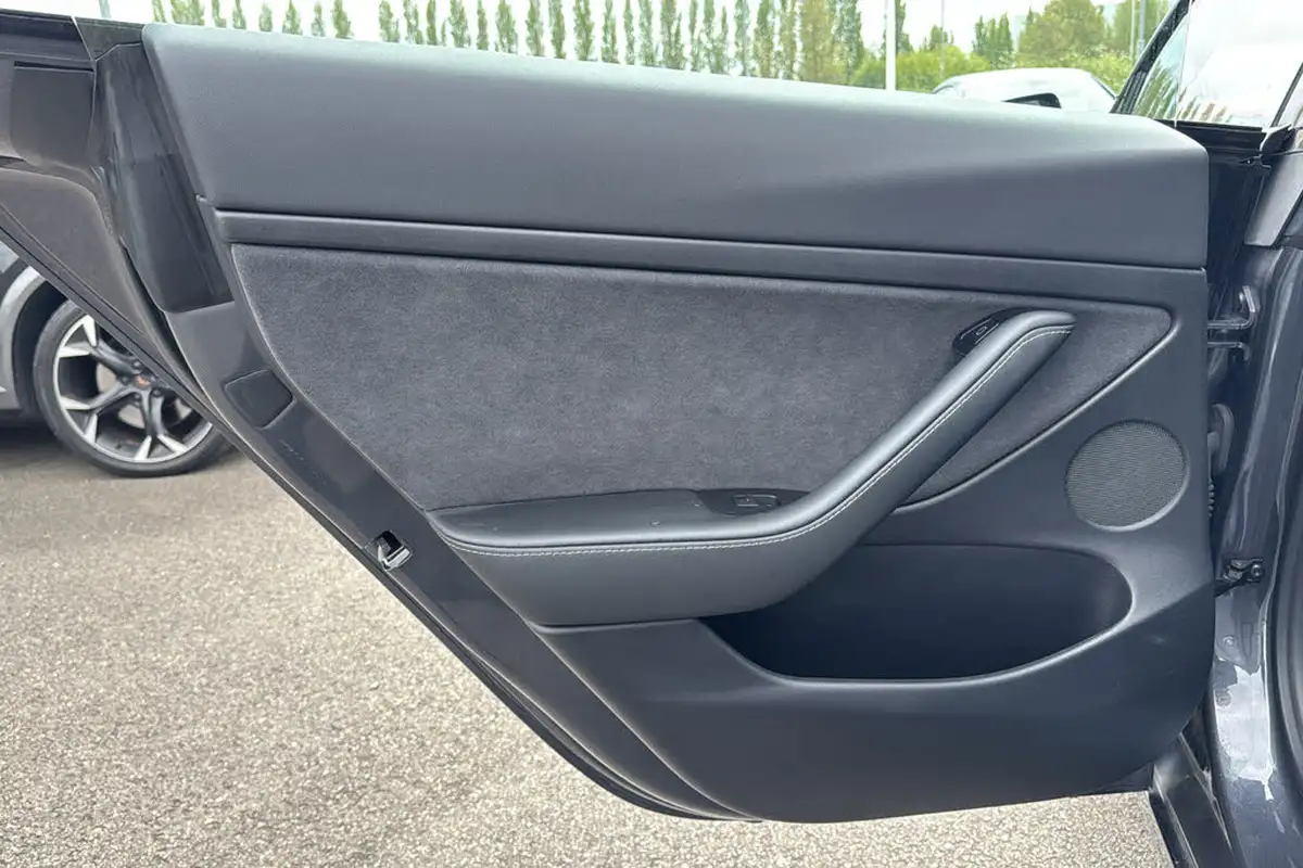 2021-tesla-model-3-e-long-range-4x4-big-30