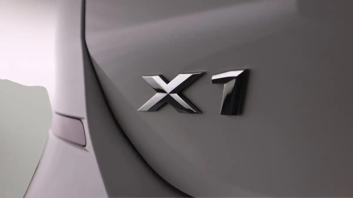 2020-bmw-x1-15-sdrive18i-m-sport-dct-big-21