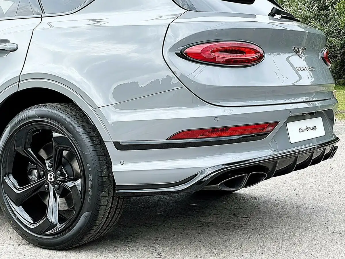 2024-bentley-bentayga-40-v8-s-big-18
