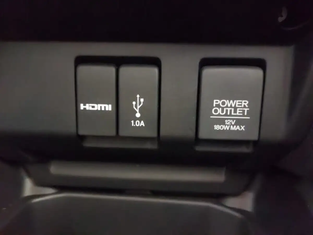 2018-honda-jazz-15-i-vtec-sport-big-17