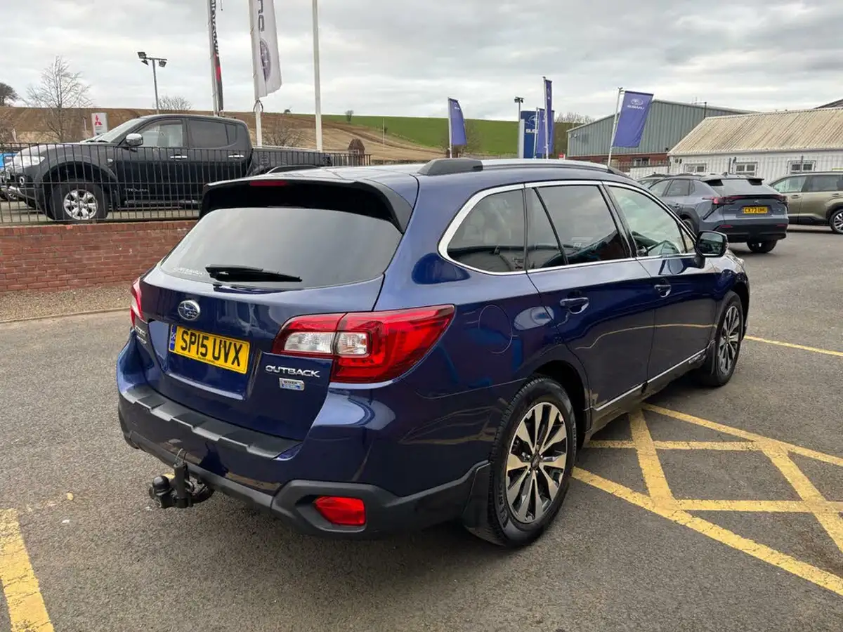 2015-subaru-outback-20td-se-premium-lineartronic-big-4