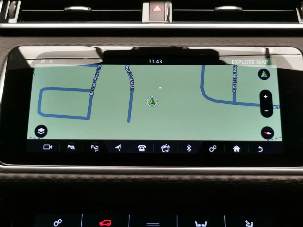 2018-land-rover-range-rover-velar-20-p300-r-dynamic-se-big-4