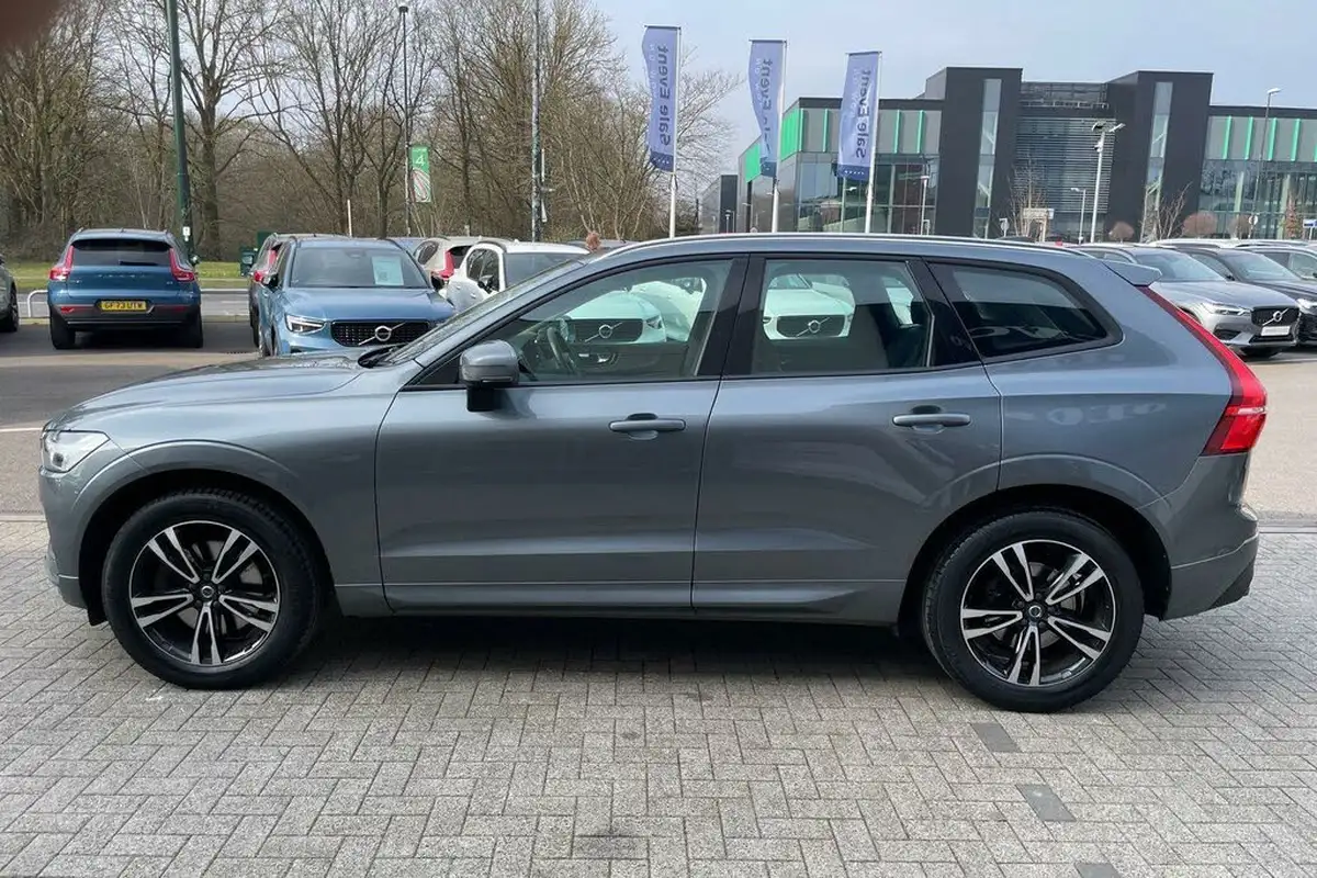 2018-volvo-xc60-20td-d4-momentum-4x4-big-9