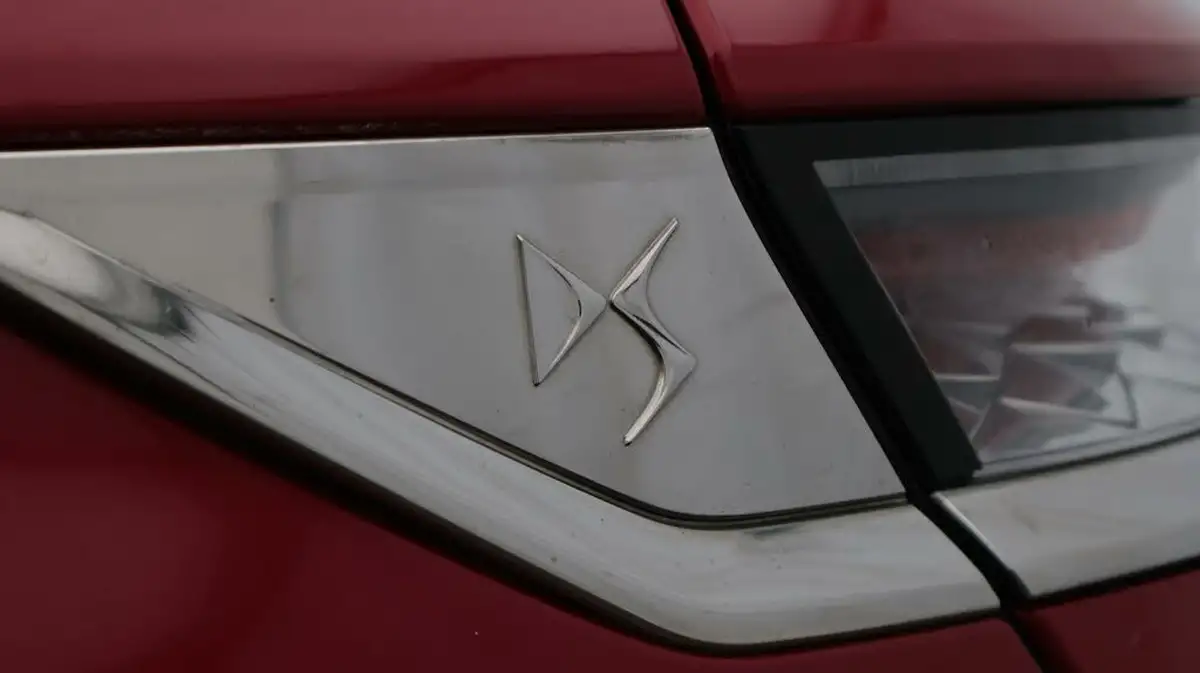 2018-ds-ds-7-crossback-16-puretech-prestige-225ps-big-23