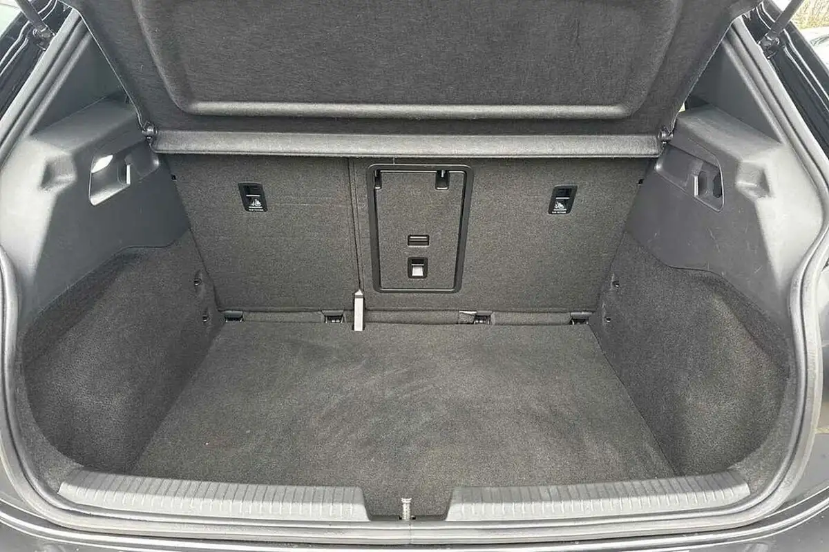 2020-volkswagen-id3-e-first-edition-big-10