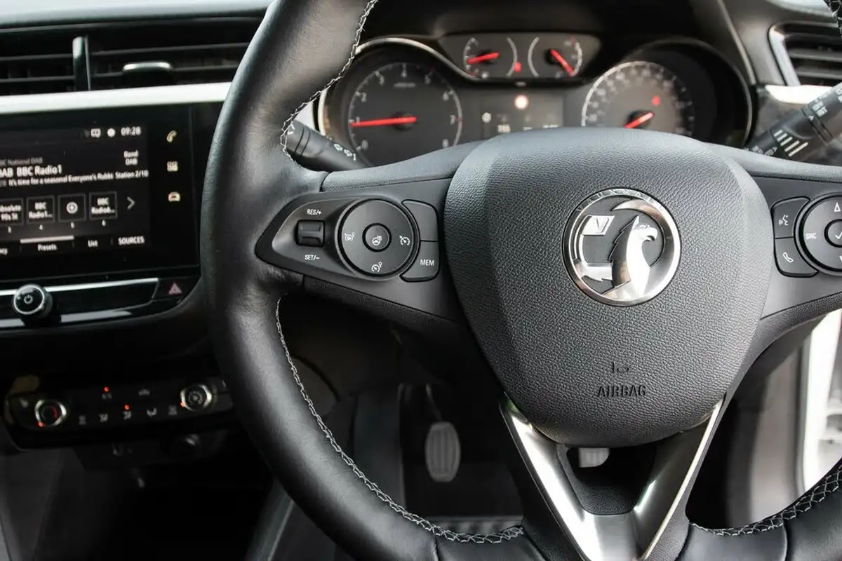 2021-vauxhall-corsa-12-turbo-griffin-edition-big-18