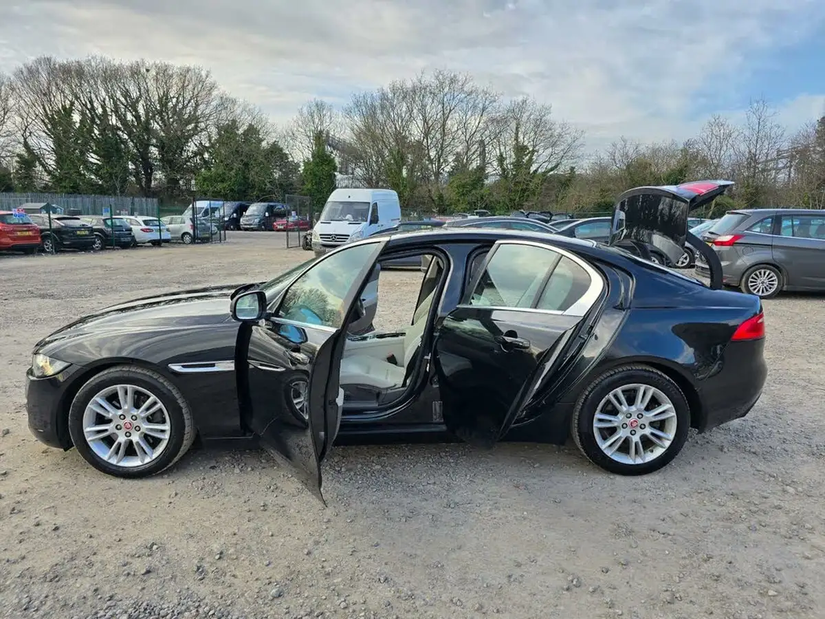 2016-jaguar-xe-20d-prestige-180ps-auto-big-17